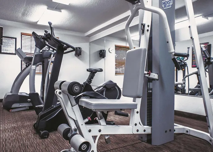 Hotel La Quinta By Wyndham Airport 3*