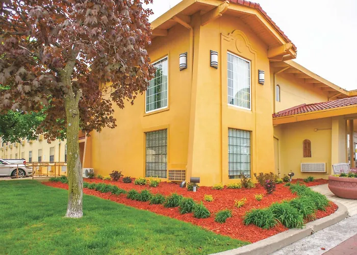 La Quinta By Wyndham Airport Hotel Moline
