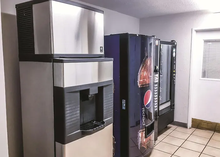 La Quinta By Wyndham Airport Hotel 3*