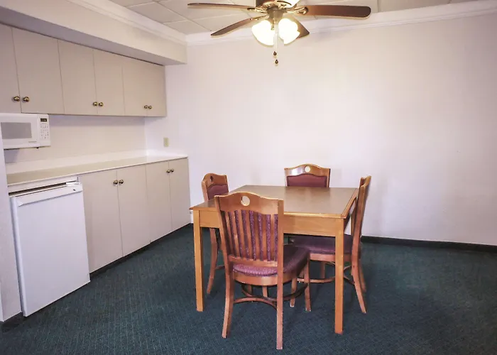 La Quinta By Wyndham Airport 3*