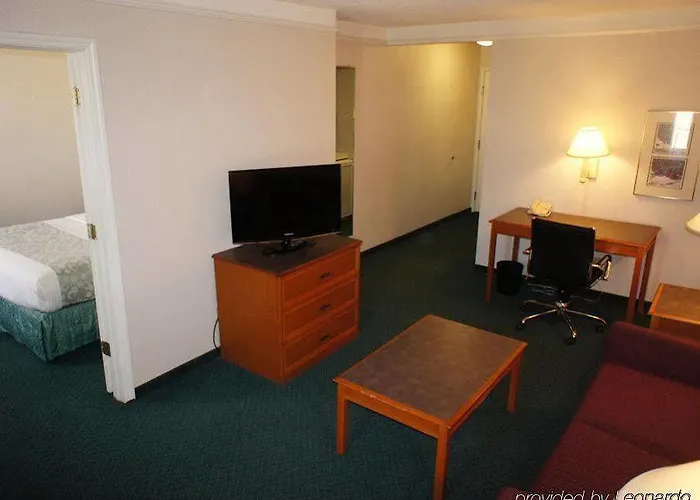 La Quinta By Wyndham Airport